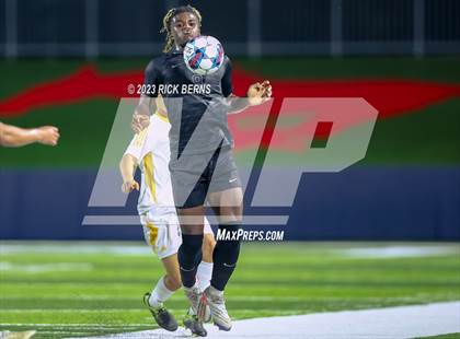 Thumbnail 2 in Grand Oaks vs Eisenhower (UIL6A RegionII Bi-district playoffs) photogallery.