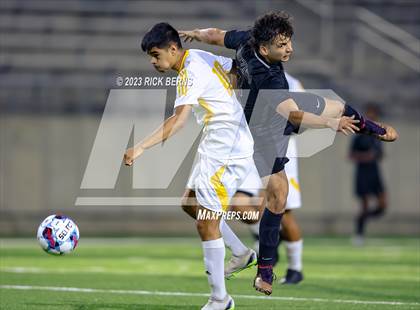 Thumbnail 1 in Grand Oaks vs Eisenhower (UIL6A RegionII Bi-district playoffs) photogallery.