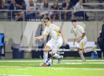 Thumbnail 2 in Grand Oaks vs Eisenhower (UIL6A RegionII Bi-district playoffs) photogallery.