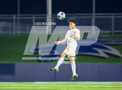 Thumbnail 3 in Grand Oaks vs Eisenhower (UIL6A RegionII Bi-district playoffs) photogallery.