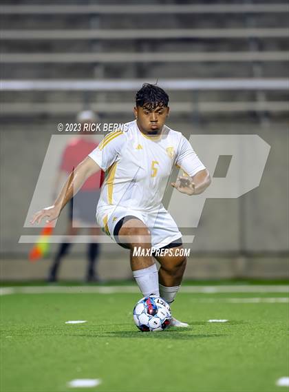 Thumbnail 1 in Grand Oaks vs Eisenhower (UIL6A RegionII Bi-district playoffs) photogallery.