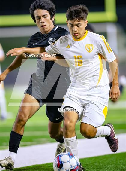 Thumbnail 2 in Grand Oaks vs Eisenhower (UIL6A RegionII Bi-district playoffs) photogallery.