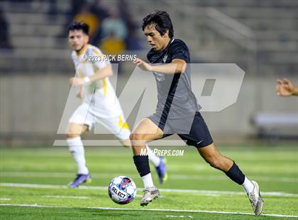 Thumbnail 1 in Grand Oaks vs Eisenhower (UIL6A RegionII Bi-district playoffs) photogallery.