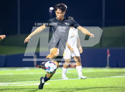 Thumbnail 3 in Grand Oaks vs Eisenhower (UIL6A RegionII Bi-district playoffs) photogallery.