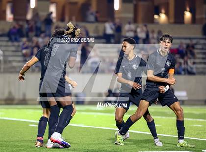 Thumbnail 1 in Grand Oaks vs Eisenhower (UIL6A RegionII Bi-district playoffs) photogallery.