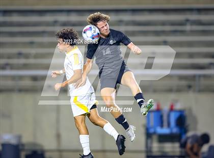Thumbnail 2 in Grand Oaks vs Eisenhower (UIL6A RegionII Bi-district playoffs) photogallery.