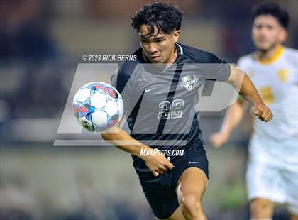 Thumbnail 2 in Grand Oaks vs Eisenhower (UIL6A RegionII Bi-district playoffs) photogallery.