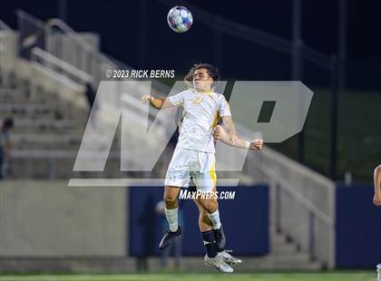Thumbnail 2 in Grand Oaks vs Eisenhower (UIL6A RegionII Bi-district playoffs) photogallery.