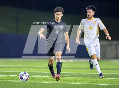 Thumbnail 3 in Grand Oaks vs Eisenhower (UIL6A RegionII Bi-district playoffs) photogallery.