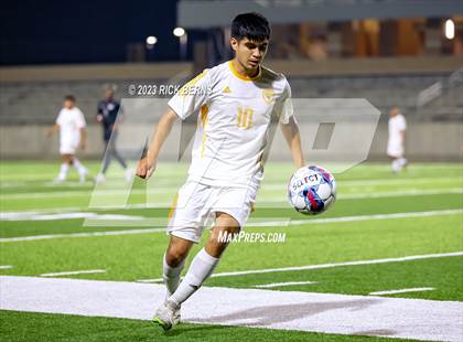 Thumbnail 2 in Grand Oaks vs Eisenhower (UIL6A RegionII Bi-district playoffs) photogallery.