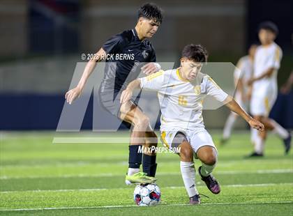 Thumbnail 3 in Grand Oaks vs Eisenhower (UIL6A RegionII Bi-district playoffs) photogallery.