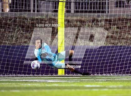 Thumbnail 1 in Grand Oaks vs Eisenhower (UIL6A RegionII Bi-district playoffs) photogallery.