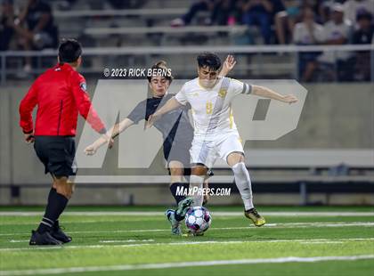 Thumbnail 1 in Grand Oaks vs Eisenhower (UIL6A RegionII Bi-district playoffs) photogallery.
