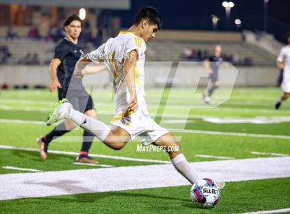 Thumbnail 2 in Grand Oaks vs Eisenhower (UIL6A RegionII Bi-district playoffs) photogallery.