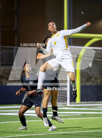 Thumbnail 2 in Grand Oaks vs Eisenhower (UIL6A RegionII Bi-district playoffs) photogallery.