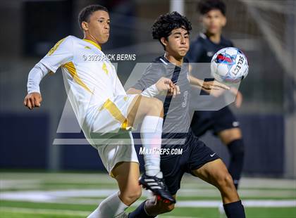 Thumbnail 3 in Grand Oaks vs Eisenhower (UIL6A RegionII Bi-district playoffs) photogallery.
