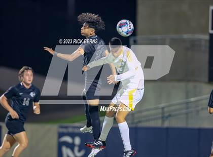 Thumbnail 2 in Grand Oaks vs Eisenhower (UIL6A RegionII Bi-district playoffs) photogallery.