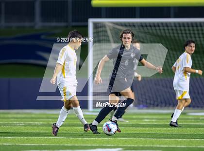 Thumbnail 2 in Grand Oaks vs Eisenhower (UIL6A RegionII Bi-district playoffs) photogallery.