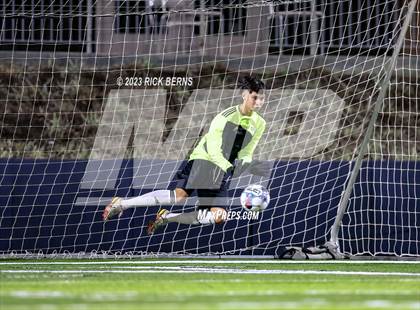 Thumbnail 2 in Grand Oaks vs Eisenhower (UIL6A RegionII Bi-district playoffs) photogallery.