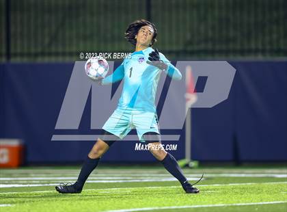 Thumbnail 3 in Grand Oaks vs Eisenhower (UIL6A RegionII Bi-district playoffs) photogallery.