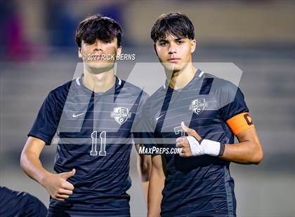 Thumbnail 2 in Grand Oaks vs Eisenhower (UIL6A RegionII Bi-district playoffs) photogallery.