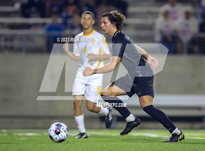 Thumbnail 3 in Grand Oaks vs Eisenhower (UIL6A RegionII Bi-district playoffs) photogallery.