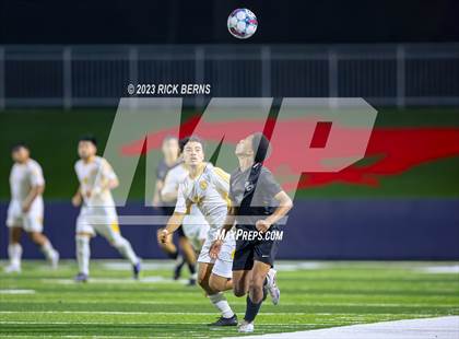 Thumbnail 2 in Grand Oaks vs Eisenhower (UIL6A RegionII Bi-district playoffs) photogallery.