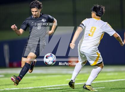 Thumbnail 1 in Grand Oaks vs Eisenhower (UIL6A RegionII Bi-district playoffs) photogallery.