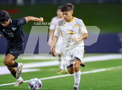 Thumbnail 1 in Grand Oaks vs Eisenhower (UIL6A RegionII Bi-district playoffs) photogallery.
