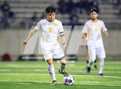 Thumbnail 3 in Grand Oaks vs Eisenhower (UIL6A RegionII Bi-district playoffs) photogallery.