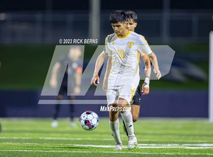 Thumbnail 3 in Grand Oaks vs Eisenhower (UIL6A RegionII Bi-district playoffs) photogallery.