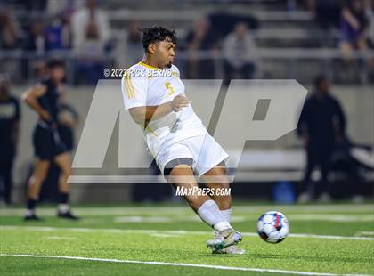 Thumbnail 2 in Grand Oaks vs Eisenhower (UIL6A RegionII Bi-district playoffs) photogallery.