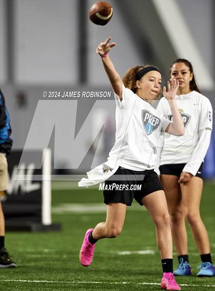 Thumbnail 3 in Jaguars QB Skills Challenge photogallery.
