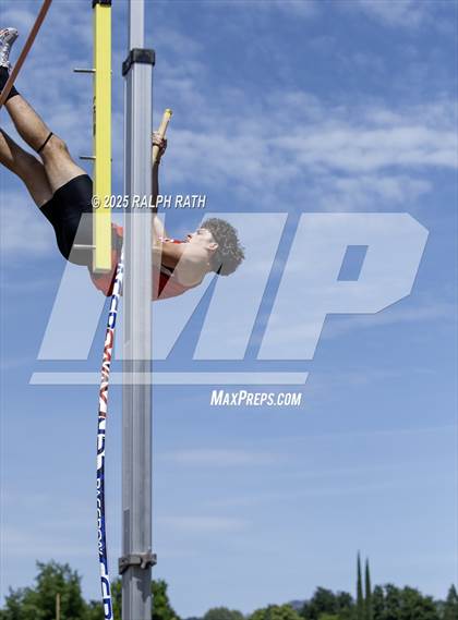 Thumbnail 3 in CIF NS Division 2 Finals (Pole Vault) photogallery.