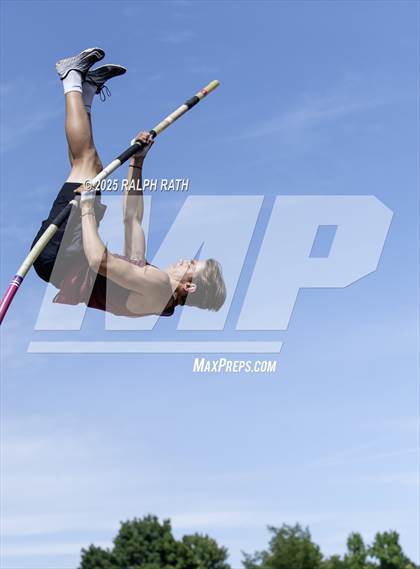 Thumbnail 3 in CIF NS Division 2 Finals (Pole Vault) photogallery.