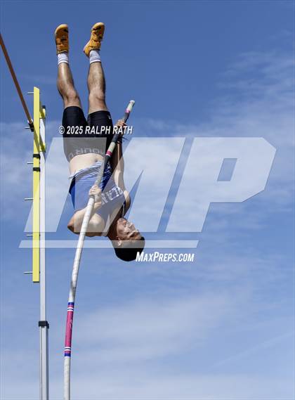Thumbnail 3 in CIF NS Division 2 Finals (Pole Vault) photogallery.