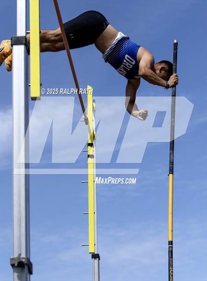 Thumbnail 3 in CIF NS Division 2 Finals (Pole Vault) photogallery.