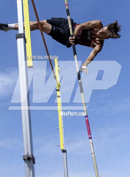 Thumbnail 2 in CIF NS Division 2 Finals (Pole Vault) photogallery.