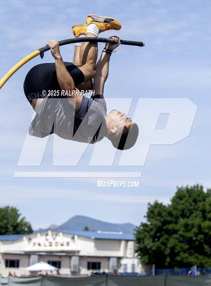 Thumbnail 1 in CIF NS Division 2 Finals (Pole Vault) photogallery.