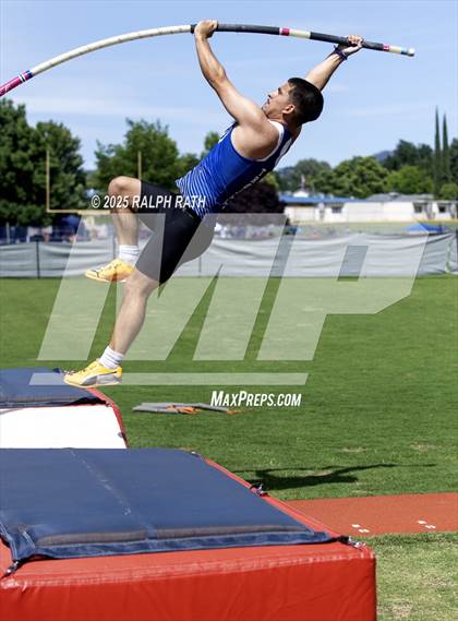 Thumbnail 1 in CIF NS Division 2 Finals (Pole Vault) photogallery.