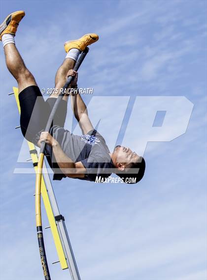 Thumbnail 3 in CIF NS Division 2 Finals (Pole Vault) photogallery.