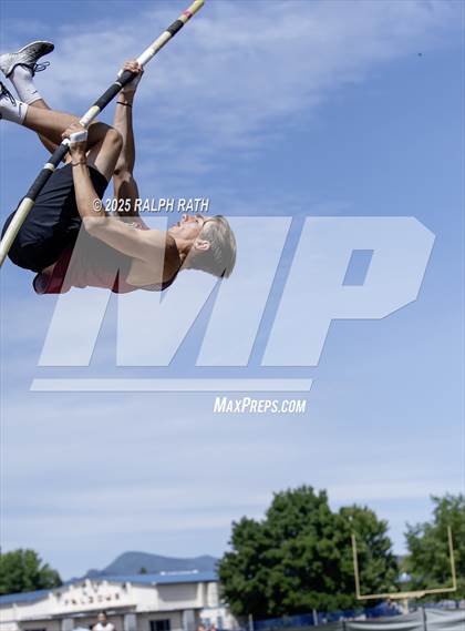 Thumbnail 1 in CIF NS Division 2 Finals (Pole Vault) photogallery.