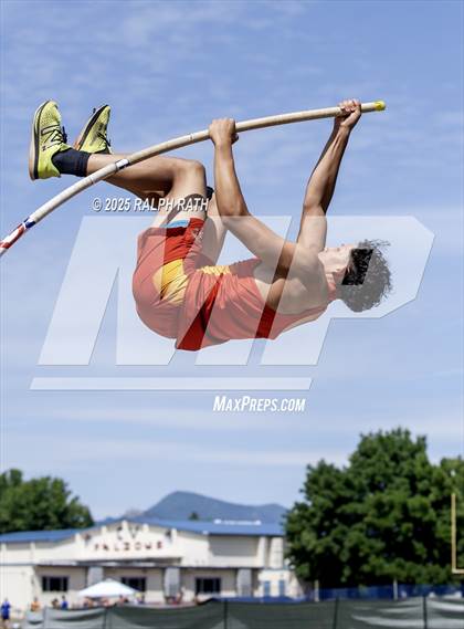 Thumbnail 3 in CIF NS Division 2 Finals (Pole Vault) photogallery.