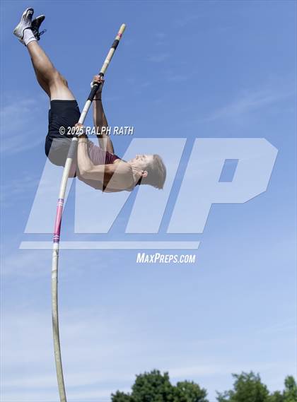 Thumbnail 1 in CIF NS Division 2 Finals (Pole Vault) photogallery.
