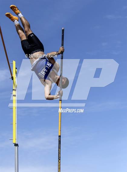 Thumbnail 1 in CIF NS Division 2 Finals (Pole Vault) photogallery.