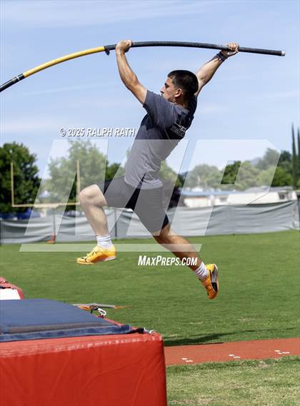 Thumbnail 3 in CIF NS Division 2 Finals (Pole Vault) photogallery.
