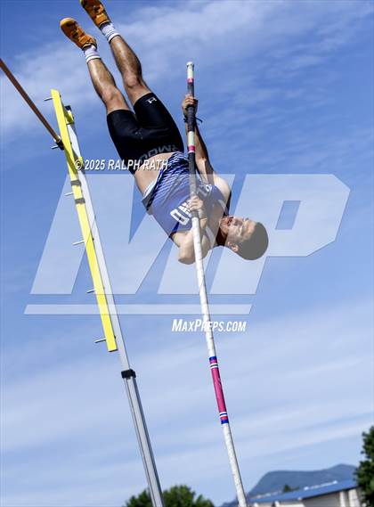 Thumbnail 2 in CIF NS Division 2 Finals (Pole Vault) photogallery.