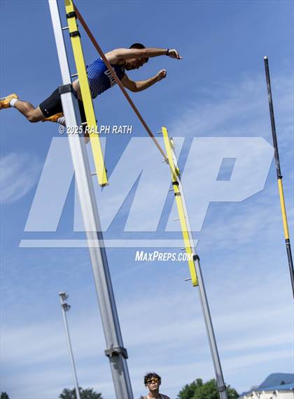 Thumbnail 1 in CIF NS Division 2 Finals (Pole Vault) photogallery.