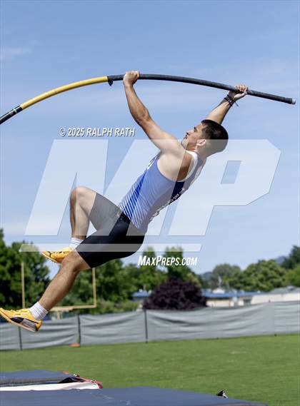 Thumbnail 2 in CIF NS Division 2 Finals (Pole Vault) photogallery.