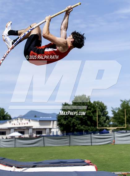 Thumbnail 3 in CIF NS Division 2 Finals (Pole Vault) photogallery.